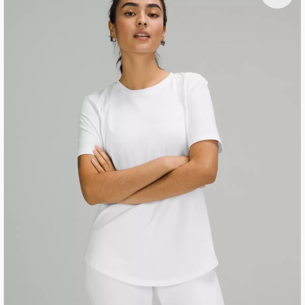 Lululemon off white curved hem cotton love tee size 6